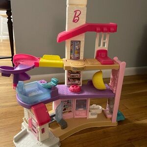 Little People Barbie Dreamhouse